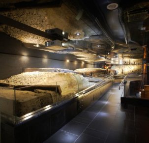 Rynek krakowski, którego nie ma. Historyczna topografia głównej przestrzeni publicznej miasta