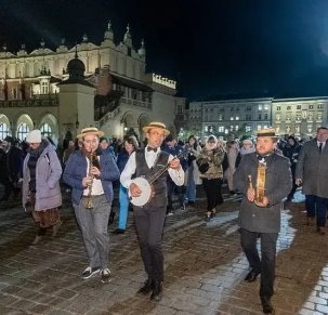 Oprowadzanie kuratorskie po wystawie " Od wielkiego dzwonu. Świętowanie w Krakowie "