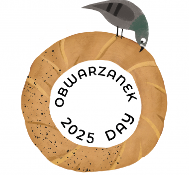 Kolorowa fotografia. Obrazy w muzealnym magazynie.